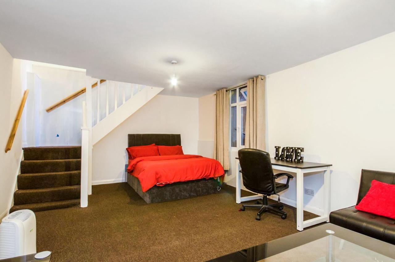 Spacious Studio Flat- Watford Junction & Harry Potter World Ngoại thất bức ảnh